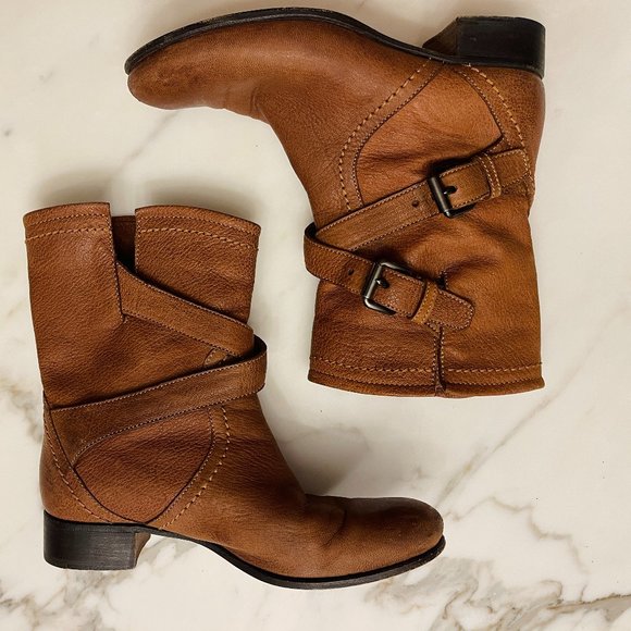 ❤️ PRADA DESIGNER ITALIAN LEATHER ANKLE CALF LOW CROSS BUCKLE BOOTS ITALY Y2K - Picture 2 of 15